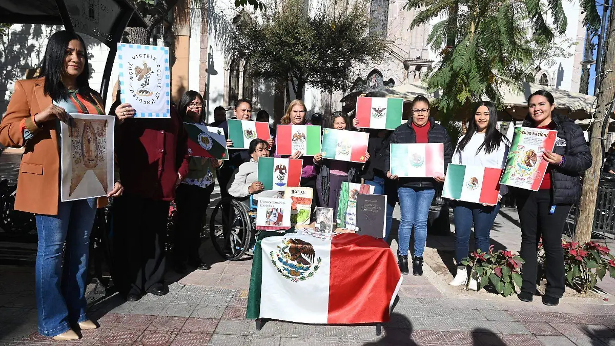 Promueven la lectura en Plaza de Lerdo